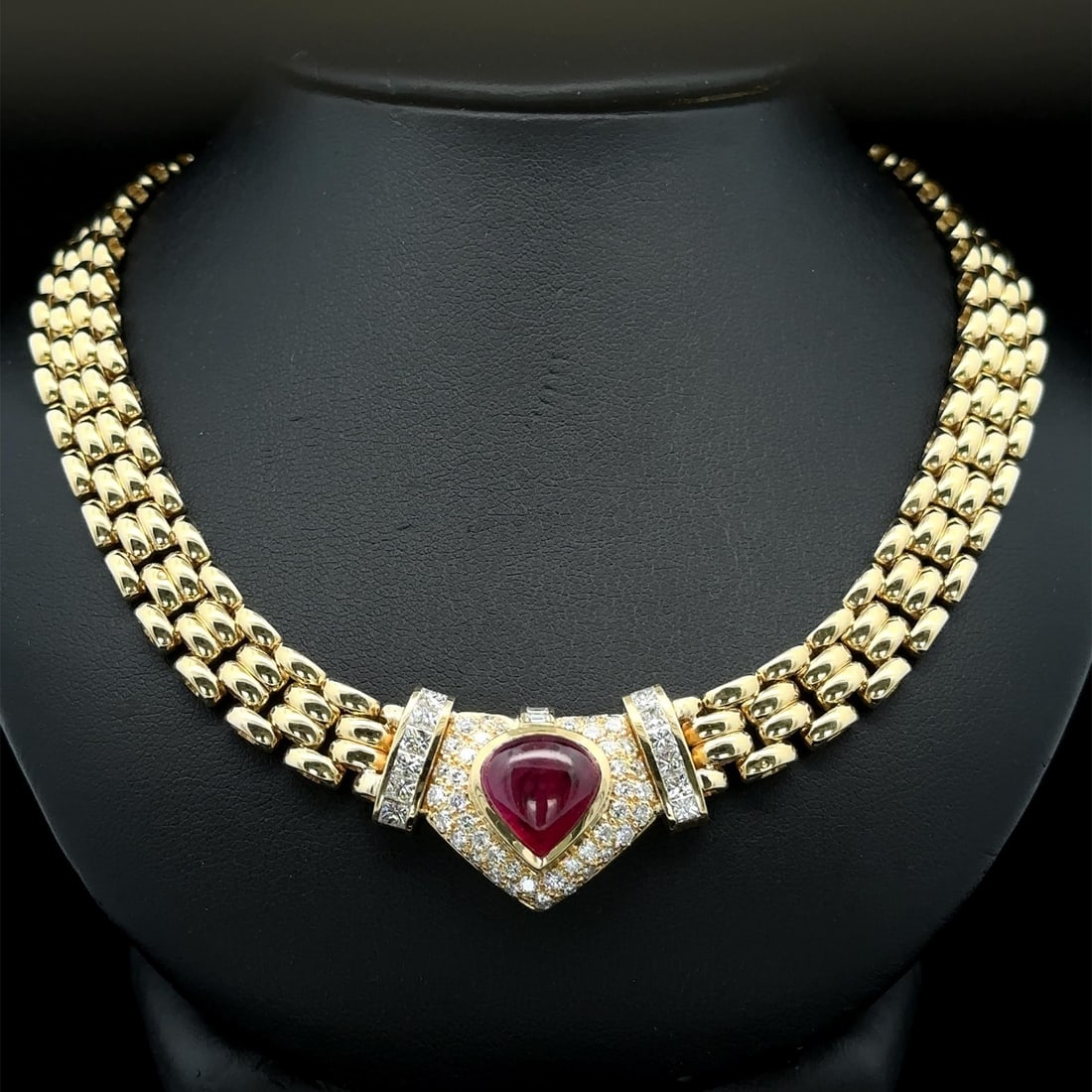 Chimento Vintage 10.25ctw Ruby Diamond Necklace with GIA Certification: Chimento Vintage 10.25ctw Ruby Diamond Necklace with GIA Certification This exquisite vintage necklace from Chimento features a stunning natural ruby and diamond design. The centerpiece is a pear-shap