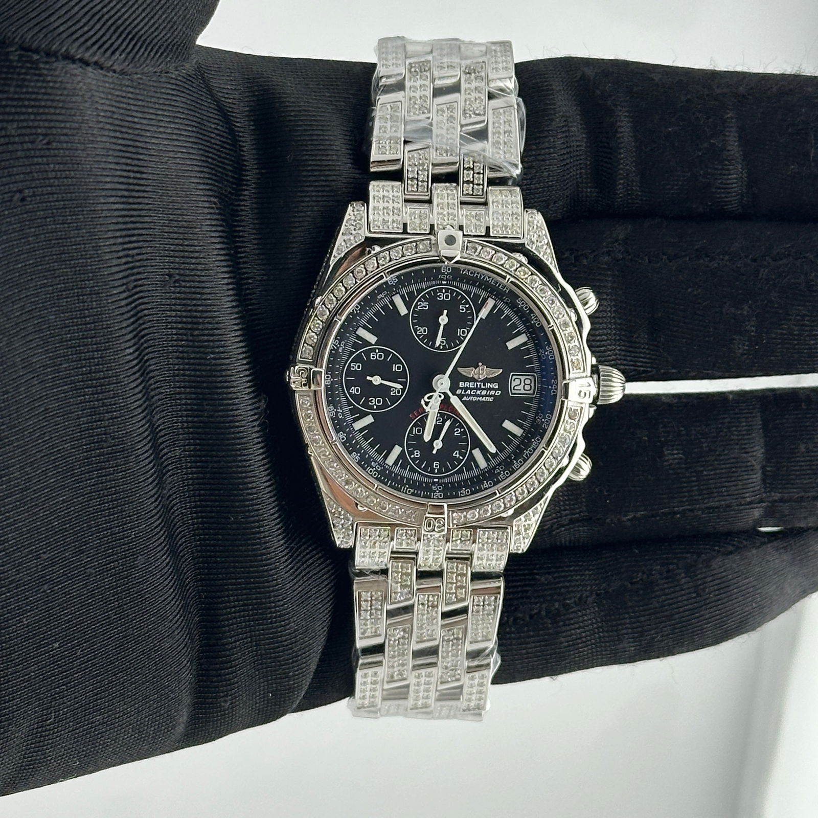 Breitling Blackbird Black Dial Diamond Bezel Ref A13050 Men's Watch (1 of 3)