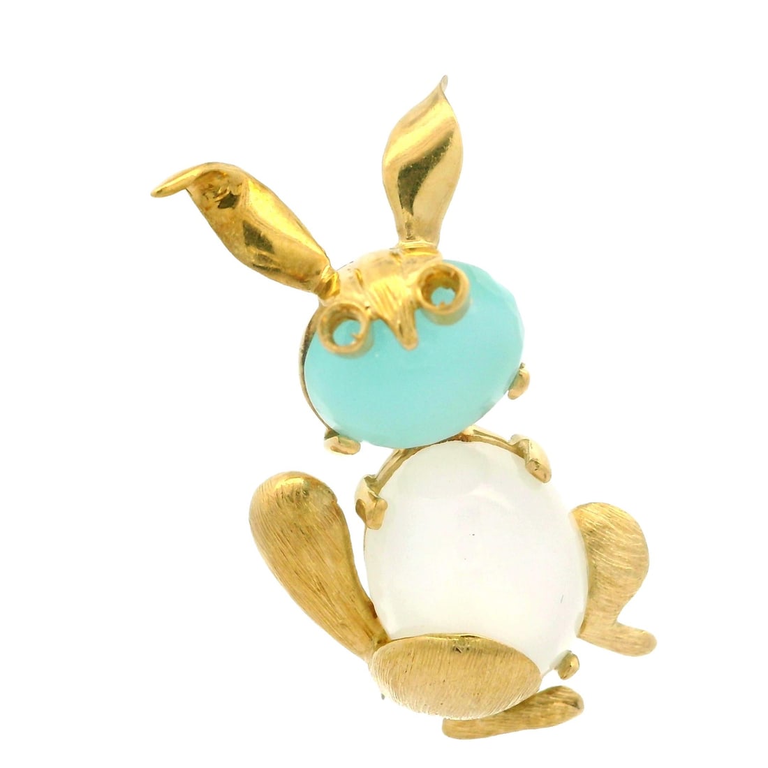 Estate 18k Yellow Gold Bunny Rabbit Brooch with Moonstones: Estate 18k Yellow Gold Bunny Rabbit Brooch with Moonstones This exquisite estate brooch features a detailed bunny rabbit design crafted in solid 18k yellow gold. The piece showcases two natural genuin