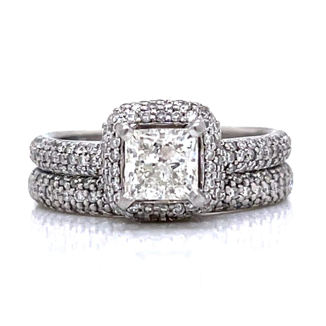Elegant Platinum Diamond Ring Set with 0.75 Ct Center Diamond (1 of 4)