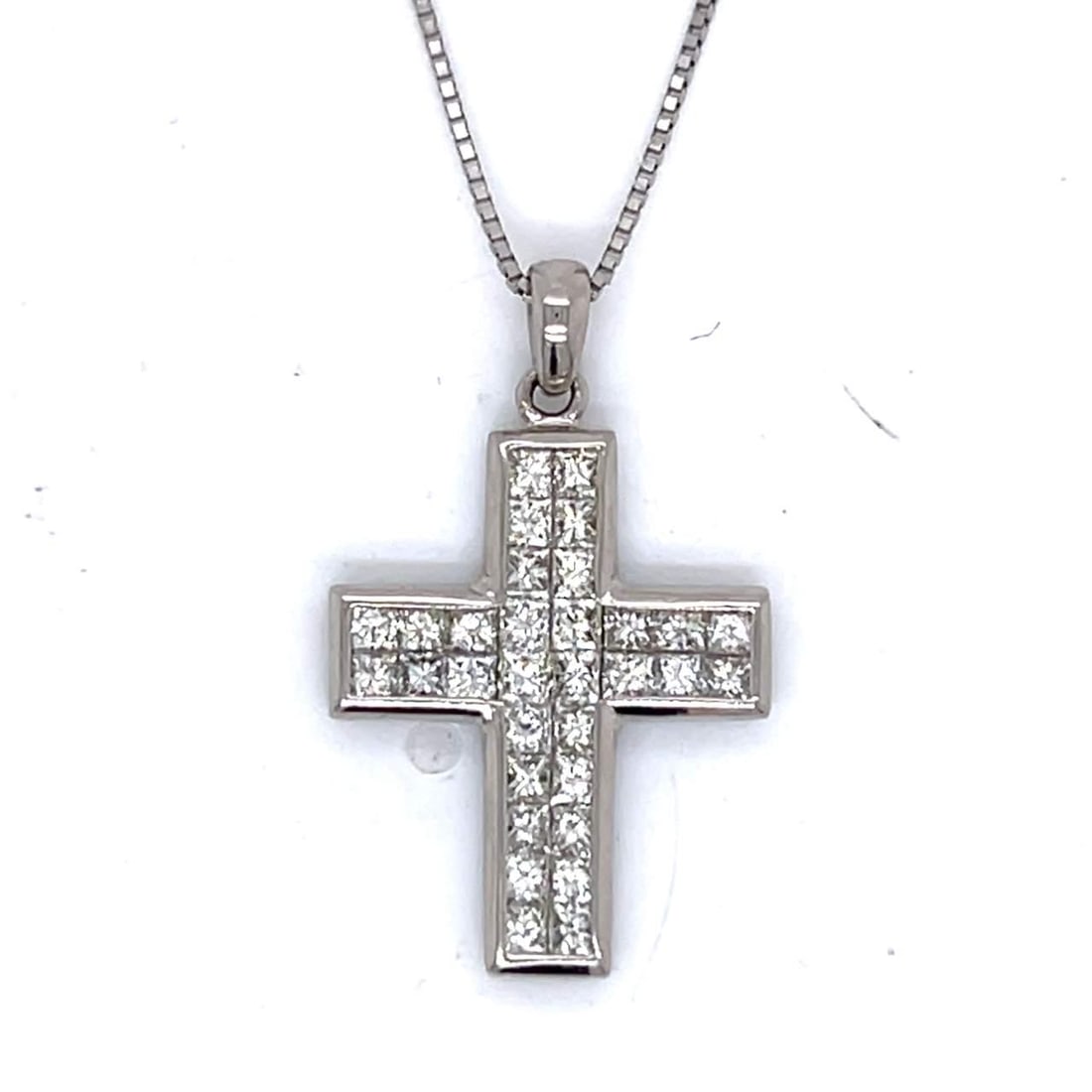 Platinum Diamond Cross Necklace 1.40 Ct 32 Diamonds G-H VS1-VS2 (1 of 3)