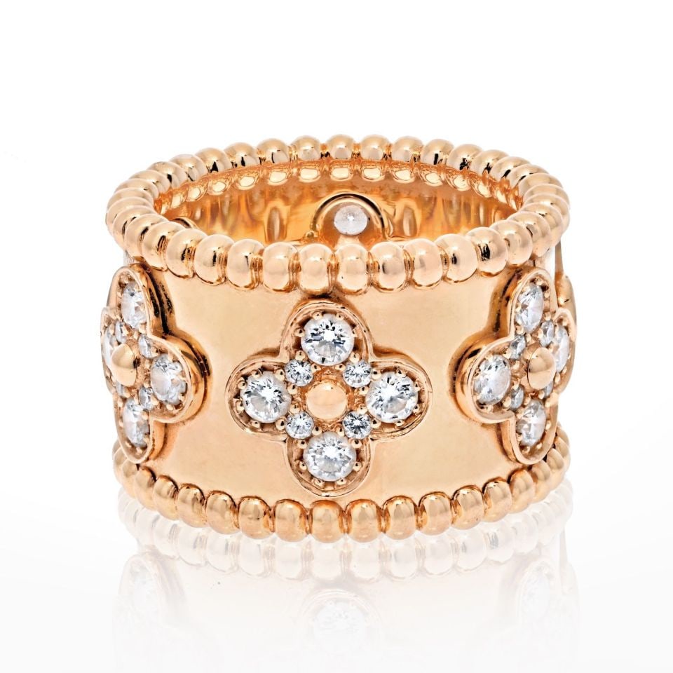 Van Cleef & Arpels 18K Yellow Gold Clover Diamond Ring VCA: Van Cleef & Arpels 18K Yellow Gold Clover Diamond Ring VCA Discover the elegance of this rare Van Cleef & Arpels Perlee Clover Diamond Ring, crafted in luxurious 18K yellow gold. This estate piece fea