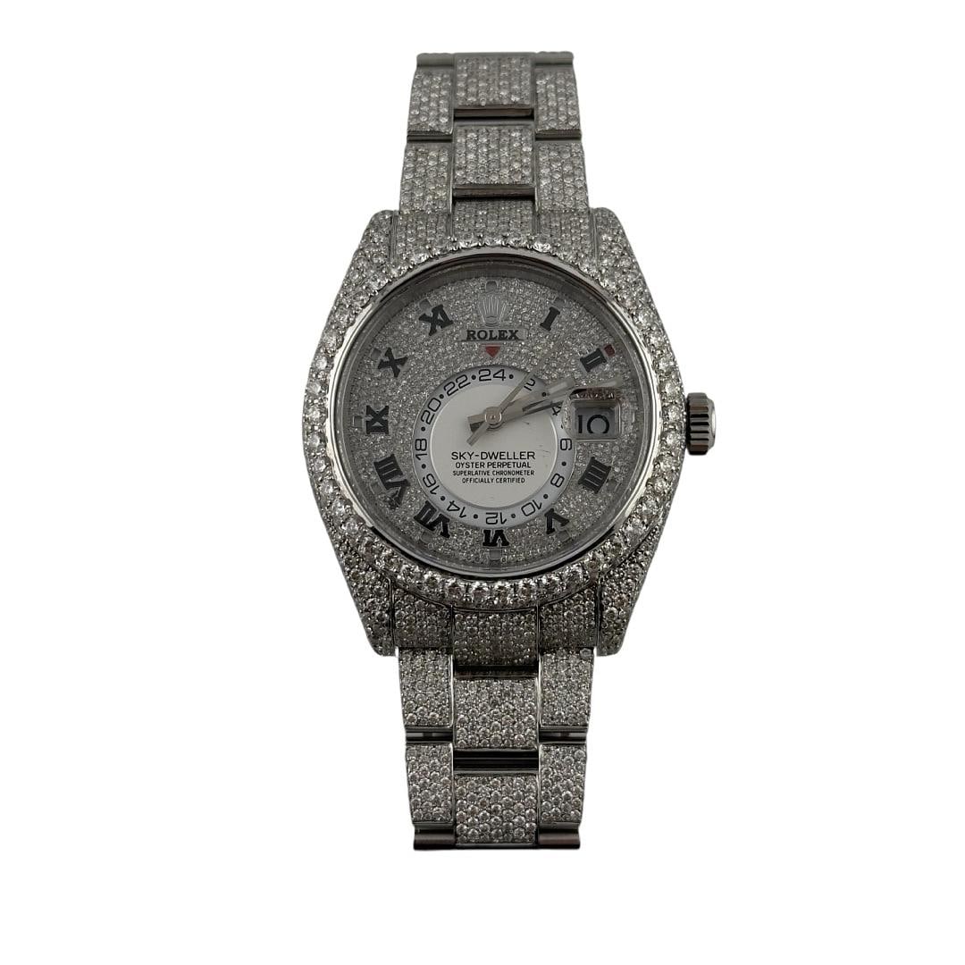 Rolex Sky Dweller 326934 Diamond Roman Dial Oyster Bracelet 2018: Rolex Sky Dweller 326934 Diamond Roman Dial Oyster Bracelet 2018 This exquisite Rolex Sky Dweller features a stunning Diamond Roman dial set within a 42mm stainless steel case. The watch is adorned wi