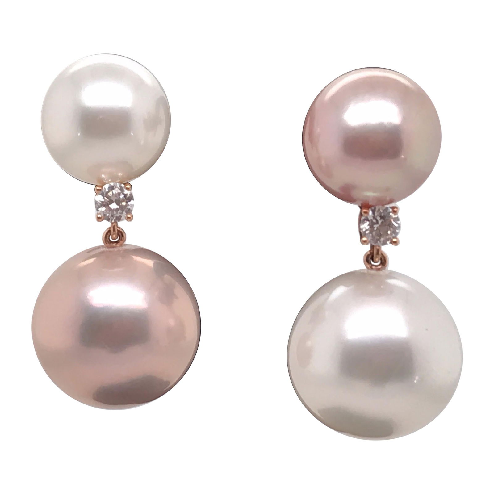 Harbor Diamonds 18K Rose Gold Pearl Diamond Drop Earrings 0.25ct: Harbor Diamonds 18K Rose Gold Pearl Diamond Drop Earrings 0.25ct Elevate your elegance with these stunning drop earrings crafted from 18K rose gold. Featuring two exquisite South Sea Pearls and two de