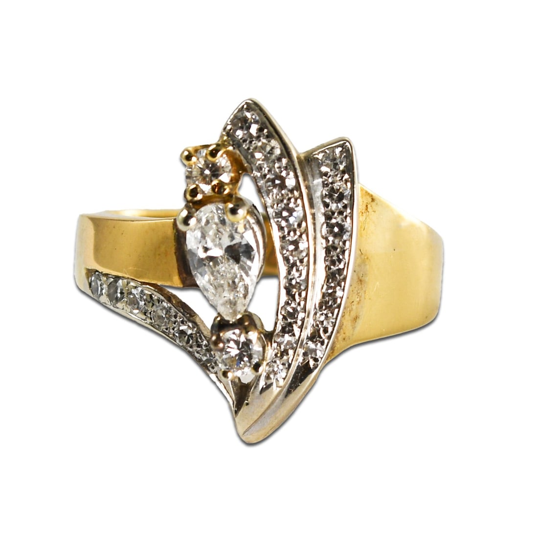 14K Yellow Gold Diamond Cluster Ring 0.75ct SI2 VS G-H-I 23 Diamonds: 14K Yellow Gold Diamond Cluster Ring 0.75ct SI2 VS G-H-I 23 Diamonds This stunning cluster ring is crafted from 14K yellow gold and features a captivating arrangement of diamonds. Weighing 7.50 grams,