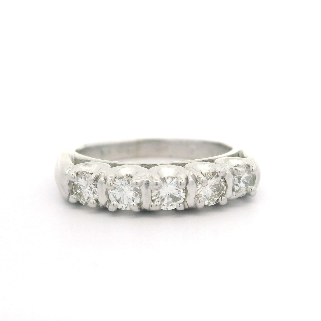 Vintage White Gold 0.45ctw Diamond Wedding Band Ring: Vintage White Gold 0.45ctw Diamond Wedding Band Ring This exquisite Vintage Classic White Gold Diamond Wedding Band Ring features a stunning array of (5) natural genuine diamonds, each brilliantly cut