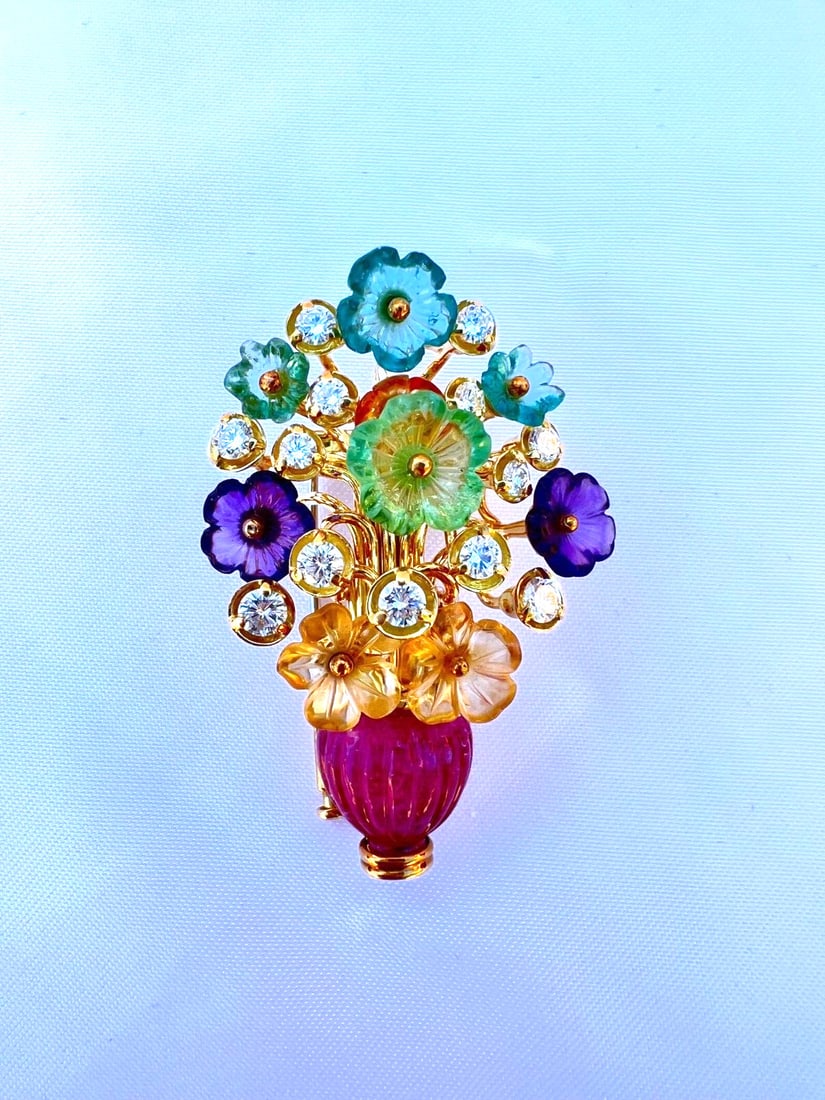 Swiss Made 18K Gold Floral Clip with Diamonds Amethyst Citrine Tourmaline: Swiss Made 18K Gold Floral Clip with Diamonds Amethyst Citrine Tourmaline This exquisite Swiss made clip is crafted from 18K yellow gold and features a stunning array of gemstones, including diamonds,