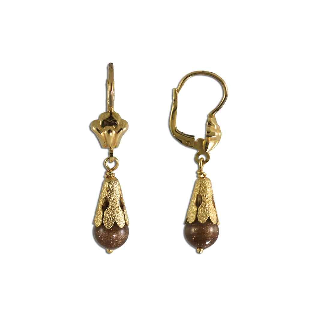 18k Yellow Gold Dangle Earrings with 7mm Gold Stones Italy: 18k Yellow Gold Dangle Earrings with 7mm Gold Stones Italy Elevate your accessory collection with these exquisite 18k Yellow Gold Dangle Earrings. Featuring stunning 7mm round brown stones, these earr