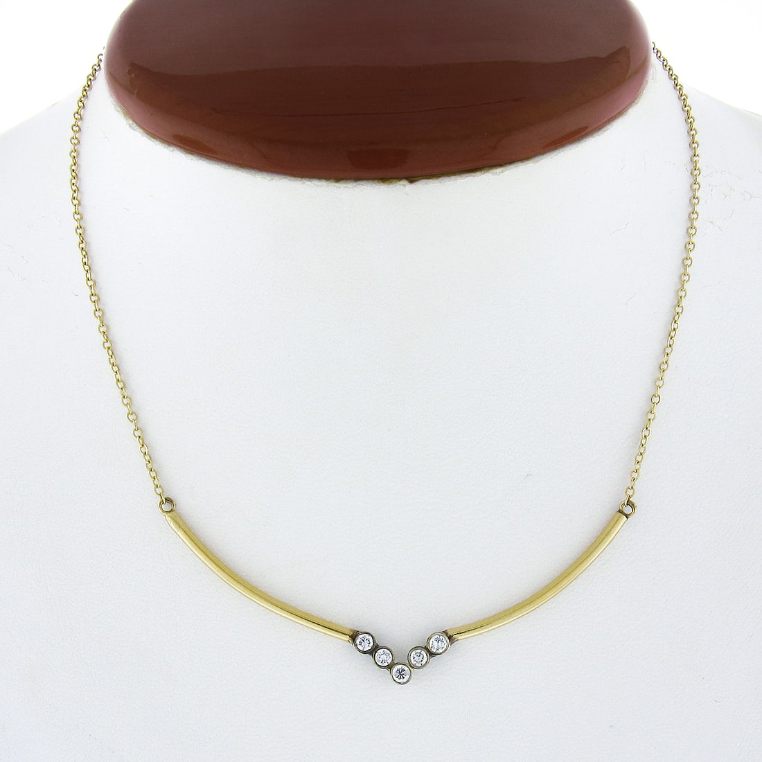 Vintage Yellow Gold 0.30ctw Bezel Diamond V Drop Choker Necklace: Vintage Yellow Gold 0.30ctw Bezel Diamond V Drop Choker Necklace This stunning vintage drop necklace features a unique V-shaped pendant crafted from solid 13-14K yellow gold. Adorned with five natural