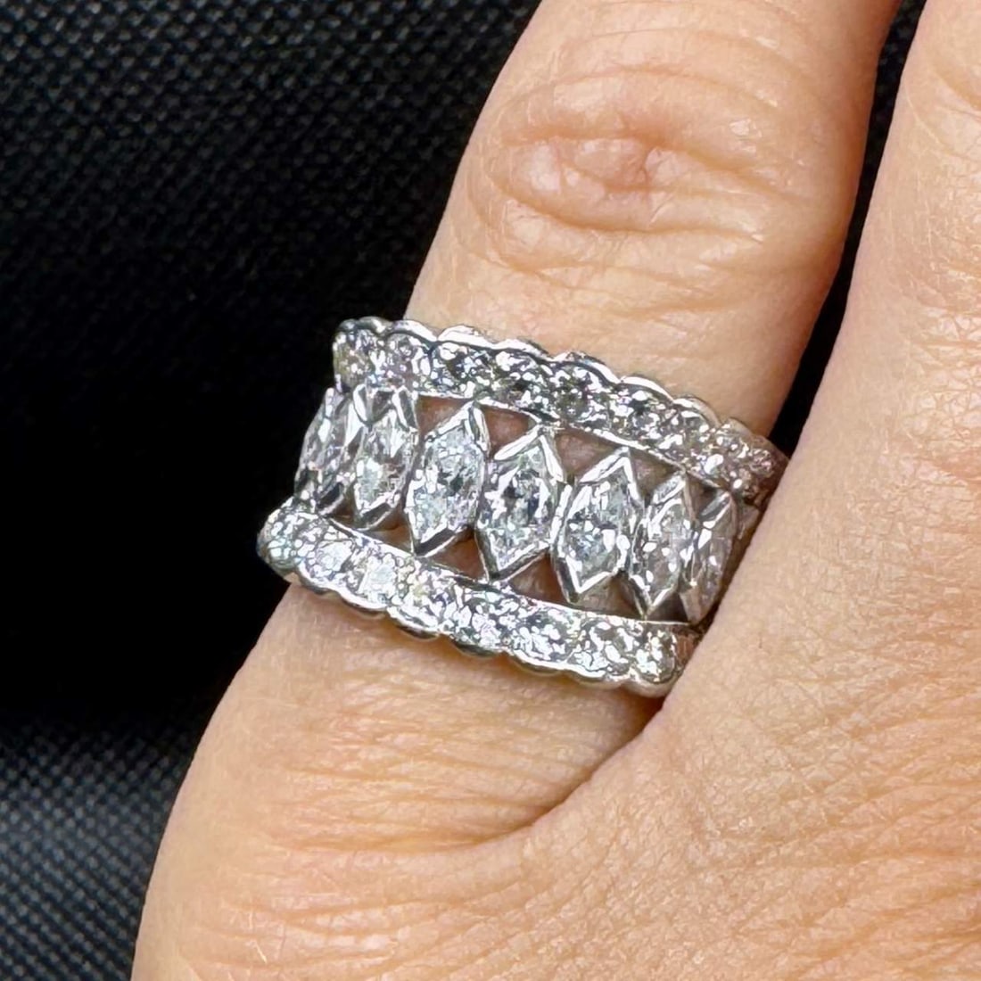 Art Deco Platinum Diamond Band 3.70 Ct F-H VVS-VS: Art Deco Platinum Diamond Band 3.70 Ct F-H VVS-VS This exquisite Art Deco band is crafted in platinum and features a stunning total of 46 diamonds weighing approximately 2.70 ct, complemented by an ad