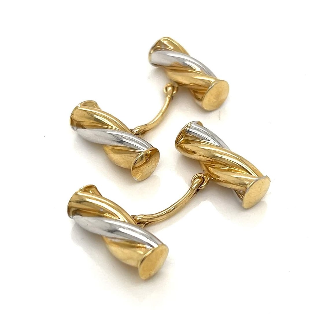 Oreficeria F. Veronese 18K Yellow White Gold Cufflinks Italian Hallmarks: Oreficeria F. Veronese 18K Yellow White Gold Cufflinks Italian Hallmarks Elevate your formal attire with these exquisite 18K Yellow and White Gold Italian Cufflinks. Crafted by Oreficeria F. Veronese,