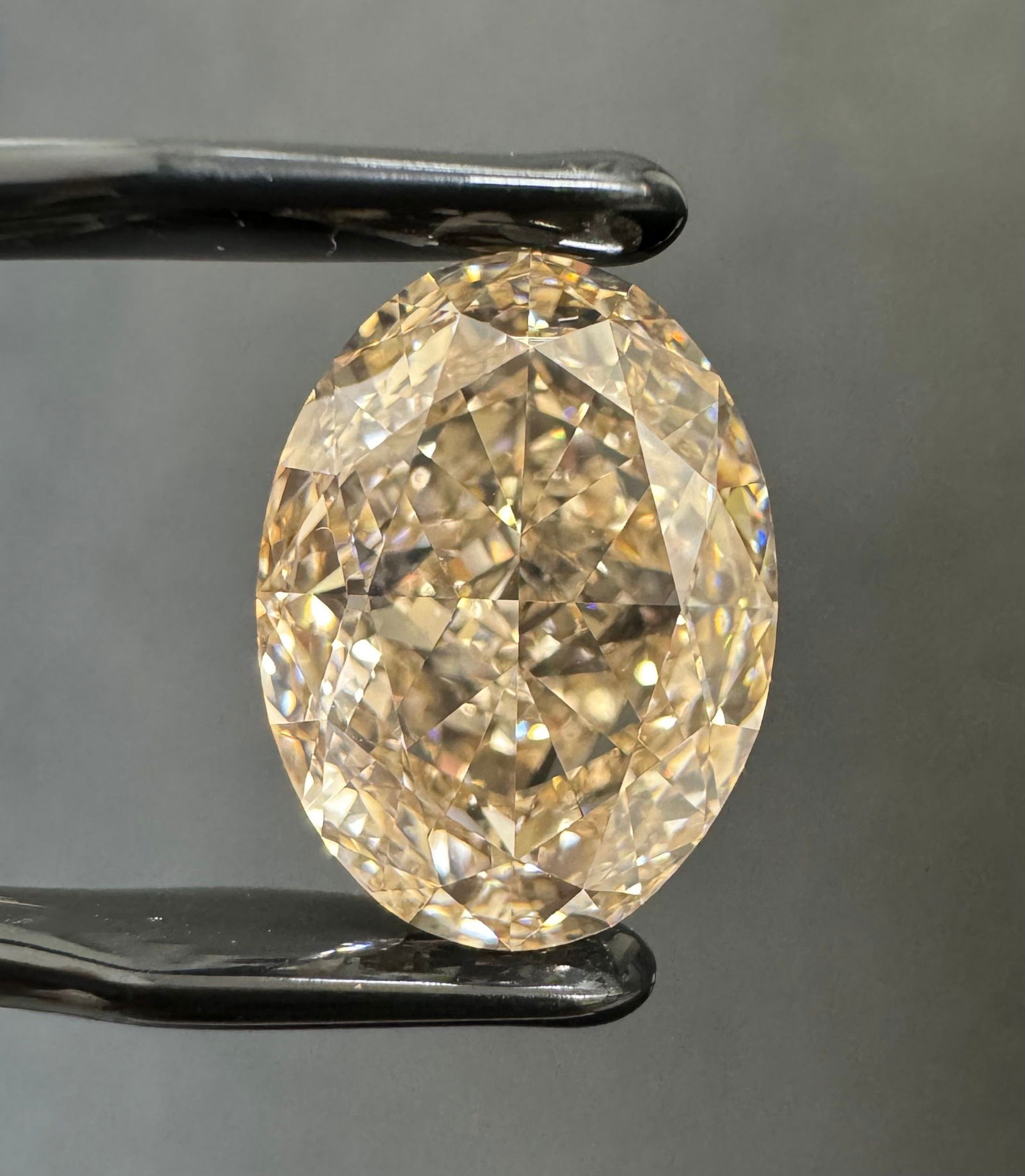 Loose Diamond - OVAL 10.12ct Fancy Light Yellow Brown VS1: Loose Diamond - OVAL 10.12ct Fancy Light Yellow Brown VS1 Source: Natural Shape: OVAL Carats: 10.12 Color: Fancy Light Yellow Brown Certification: GIA Video: