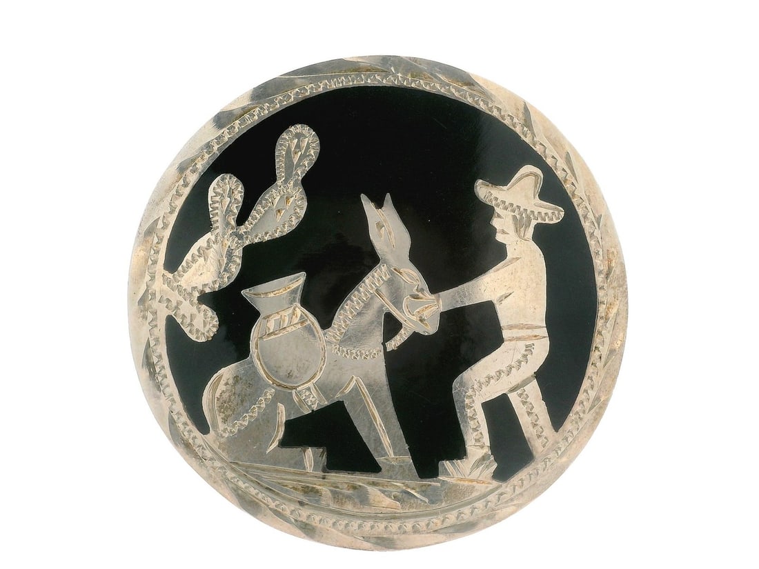 Vintage Mexican Sterling Silver Pendant Brooch Man Donkey Scene: Vintage Mexican Sterling Silver Pendant Brooch Man Donkey Scene This exquisite vintage pendant brooch showcases a beautifully detailed scene featuring a man and donkey, crafted from high-quality sterl