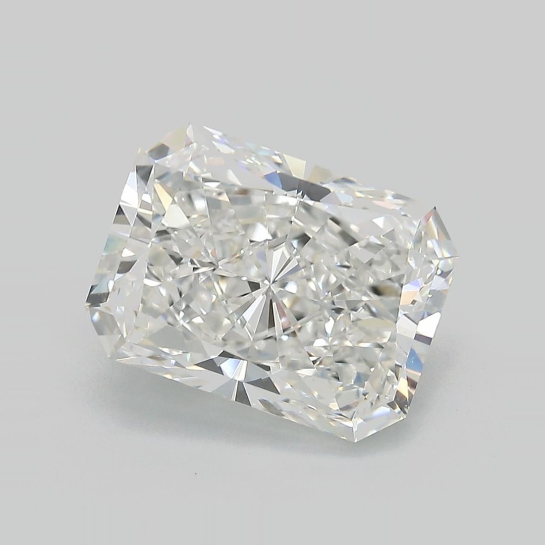 Loose Diamond - RADIANT 5.25ct F VVS2: Loose Diamond - RADIANT 5.25ct F VVS2 Source: This is a real non-mined Diamond that has been grown in a lab Shape: RADIANT Carats: 5.25 Color: F Clarity: VVS2 Certification: IGI Video: