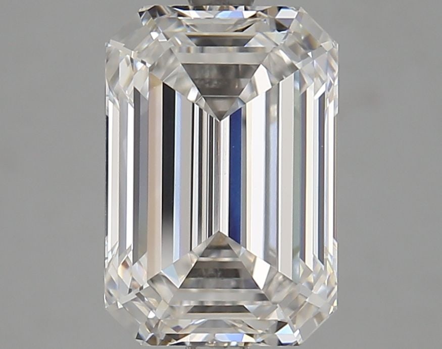Loose Diamond - EMERALD 4.24ct F VS1: Loose Diamond - EMERALD 4.24ct F VS1 Source: This is a real non-mined Diamond that has been grown in a lab Shape: EMERALD Carats: 4.24 Color: F Clarity: VS1 Certification: GIA Video:
