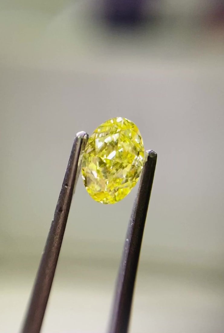 Loose Diamond - OVAL 0.51ct Fancy Intense Yellow SI1: Loose Diamond - OVAL 0.51ct Fancy Intense Yellow SI1 Source: Natural Shape: OVAL Carats: 0.51 Color: Fancy Intense Yellow Certification: GIA Video: