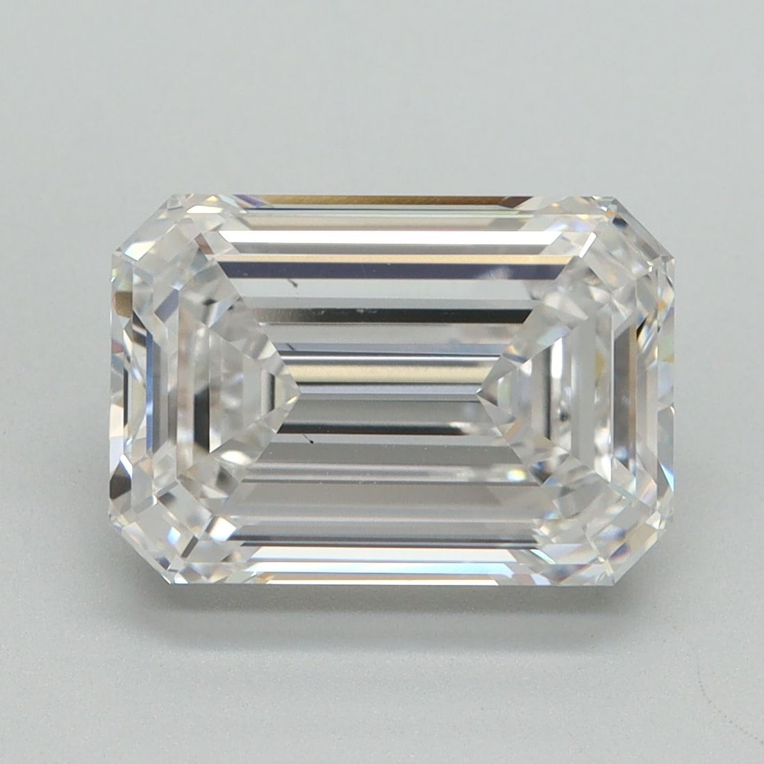 Loose Diamond - EMERALD 4.02ct D VS1: Loose Diamond - EMERALD 4.02ct D VS1 Source: This is a real non-mined Diamond that has been grown in a lab Shape: EMERALD Carats: 4.02 Color: D Clarity: VS1 Certification: IGI Video: