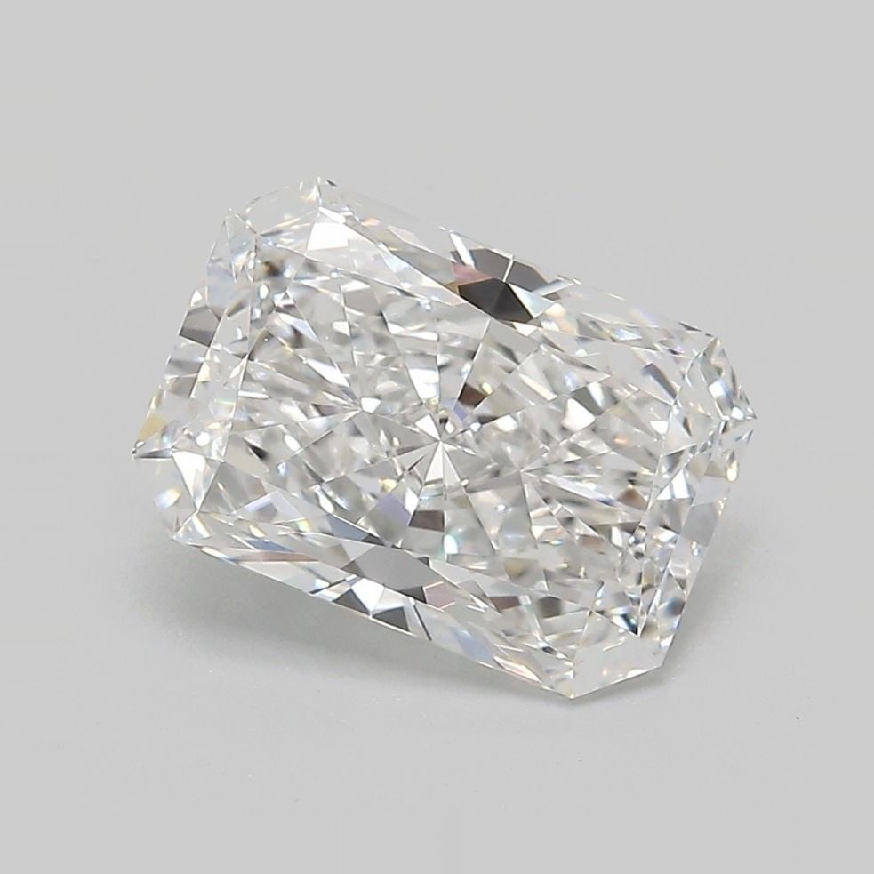 Loose Diamond - RADIANT 3.03ct D VVS2: Loose Diamond - RADIANT 3.03ct D VVS2 Source: This is a real non-mined Diamond that has been grown in a lab Shape: RADIANT Carats: 3.03 Color: D Clarity: VVS2 Certification: IGI Video: