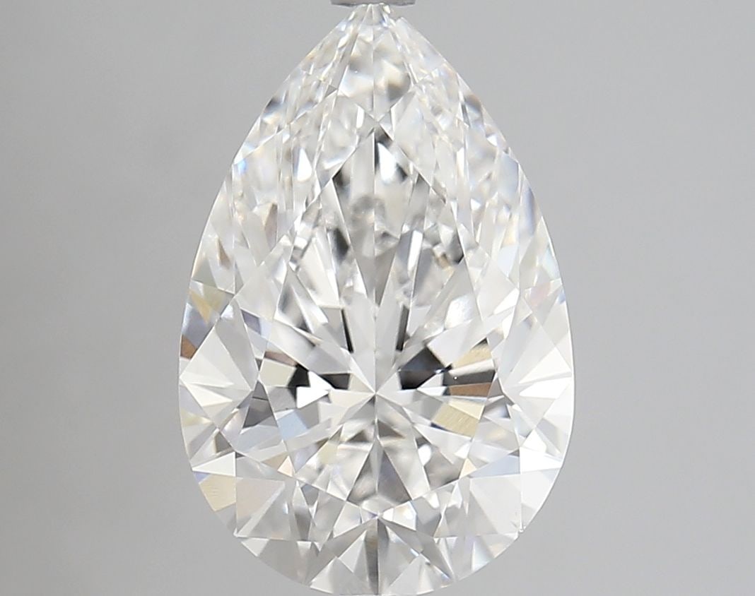 Loose Diamond - PEAR 3.31ct E VS1: Loose Diamond - PEAR 3.31ct E VS1 Source: This is a real non-mined Diamond that has been grown in a lab Shape: PEAR Carats: 3.31 Color: E Clarity: VS1 Certification: IGI Video:
