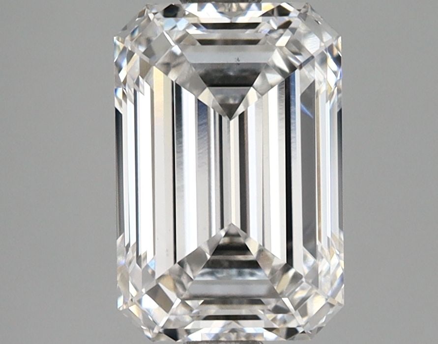 Loose Diamond - EMERALD 2.09ct E VS2: Loose Diamond - EMERALD 2.09ct E VS2 Source: This is a real non-mined Diamond that has been grown in a lab Shape: EMERALD Carats: 2.09 Color: E Clarity: VS2 Certification: GIA Video: