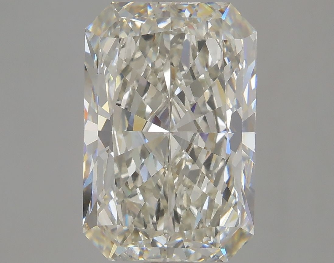 Loose Diamond - RADIANT 5.06ct I VS2: Loose Diamond - RADIANT 5.06ct I VS2 Source: This is a real non-mined Diamond that has been grown in a lab Shape: RADIANT Carats: 5.06 Color: I Clarity: VS2 Certification: IGI Video: