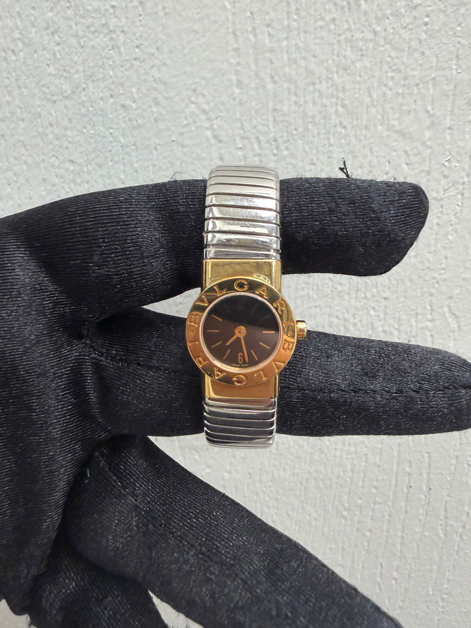 Bvlgari BB192TG 18k Yellow Gold Stainless Steel 19mm Black Dial Watch (1 of 3)