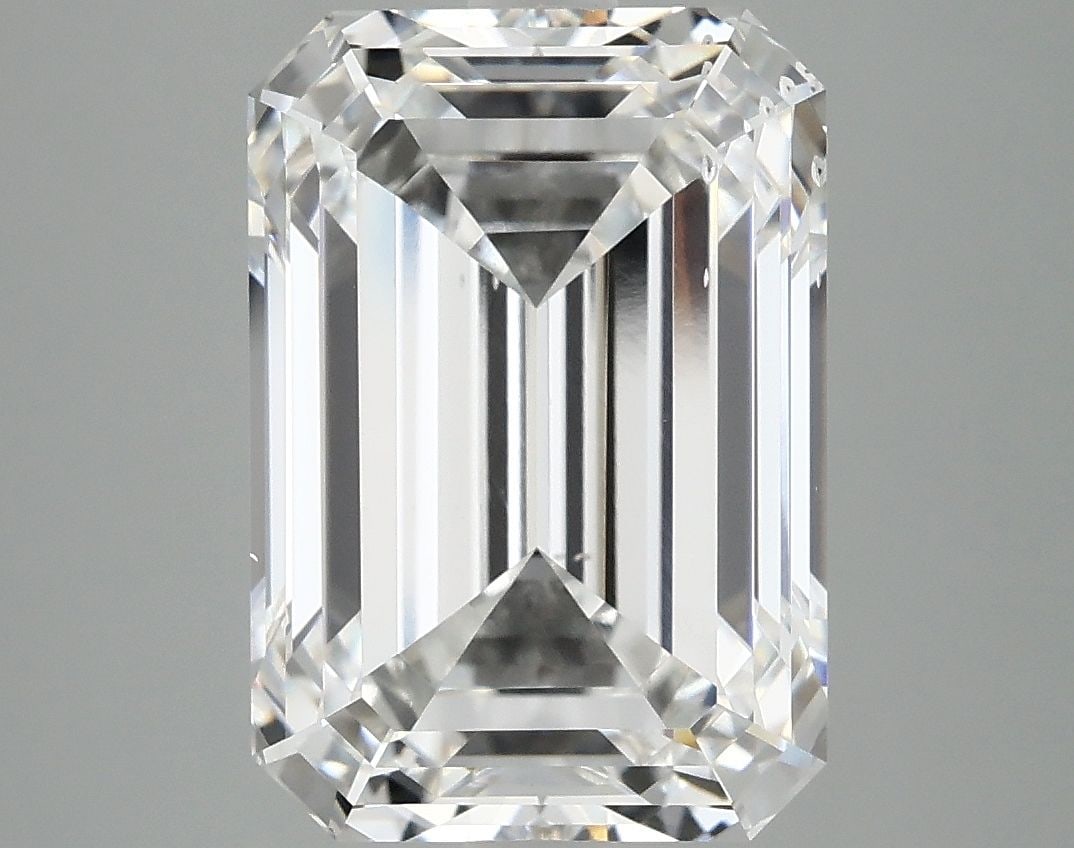 Loose Diamond - EMERALD 6.05ct E SI1: Loose Diamond - EMERALD 6.05ct E SI1 Source: This is a real non-mined Diamond that has been grown in a lab Shape: EMERALD Carats: 6.05 Color: E Clarity: SI1 Certification: IGI Video: