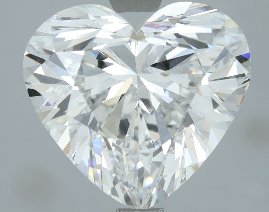 Loose Diamond - HEART 3.5ct E VS1: Loose Diamond - HEART 3.5ct E VS1 Source: This is a real non-mined Diamond that has been grown in a lab Shape: HEART Carats: 3.5 Color: E Clarity: VS1 Certification: IGI Video: