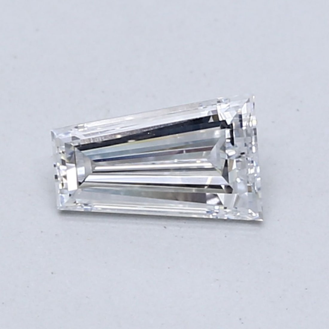 Loose Diamond - TAPERED BAGUETTE 0.5ct Light Blue VVS2: Loose Diamond - TAPERED BAGUETTE 0.5ct Light Blue VVS2 Source: This is a real non-mined Diamond that has been grown in a lab Shape: TAPERED BAGUETTE Carats: 0.5 Color: Light Blue Certification: NONE V