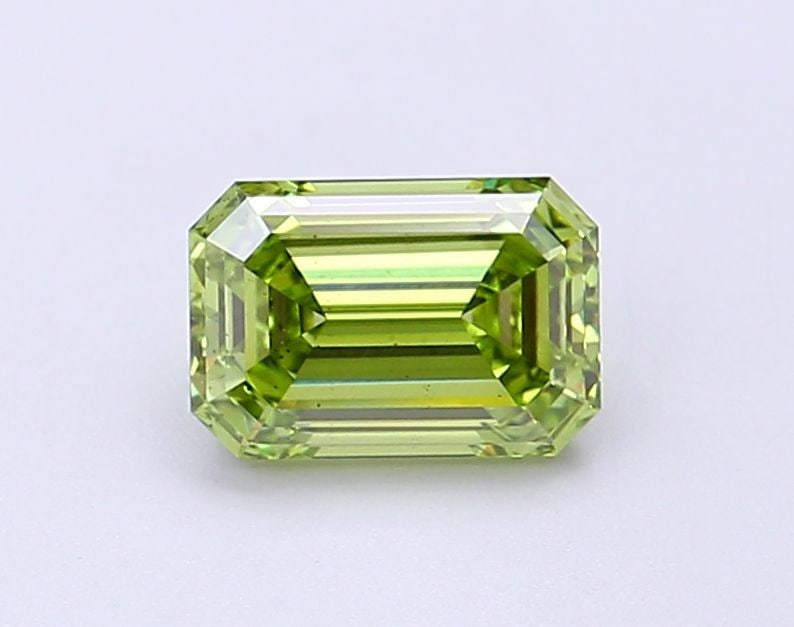 Loose Diamond - EMERALD 1.08ct Fancy Vivid Green VS2: Loose Diamond - EMERALD 1.08ct Fancy Vivid Green VS2 Source: This is a real non-mined Diamond that has been grown in a lab Shape: EMERALD Carats: 1.08 Color: Fancy Vivid Green Certification: IGI Video