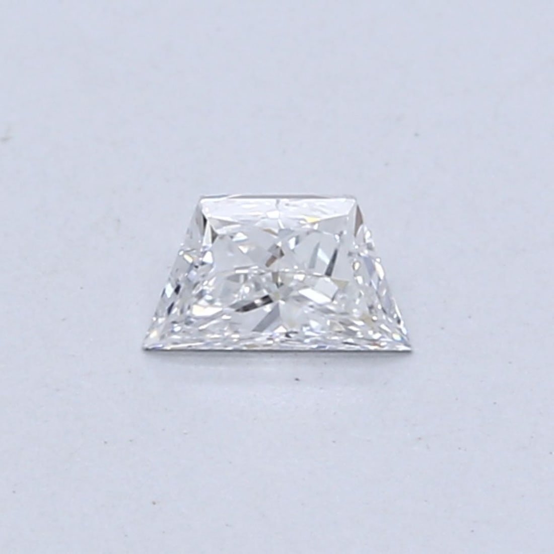 Loose Diamond - TRAPEZOID 0.26ct F VVS2: Loose Diamond - TRAPEZOID 0.26ct F VVS2 Source: This is a real non-mined Diamond that has been grown in a lab Shape: TRAPEZOID Carats: 0.26 Color: F Clarity: VVS2 Certification: NONE The Diamond Depot