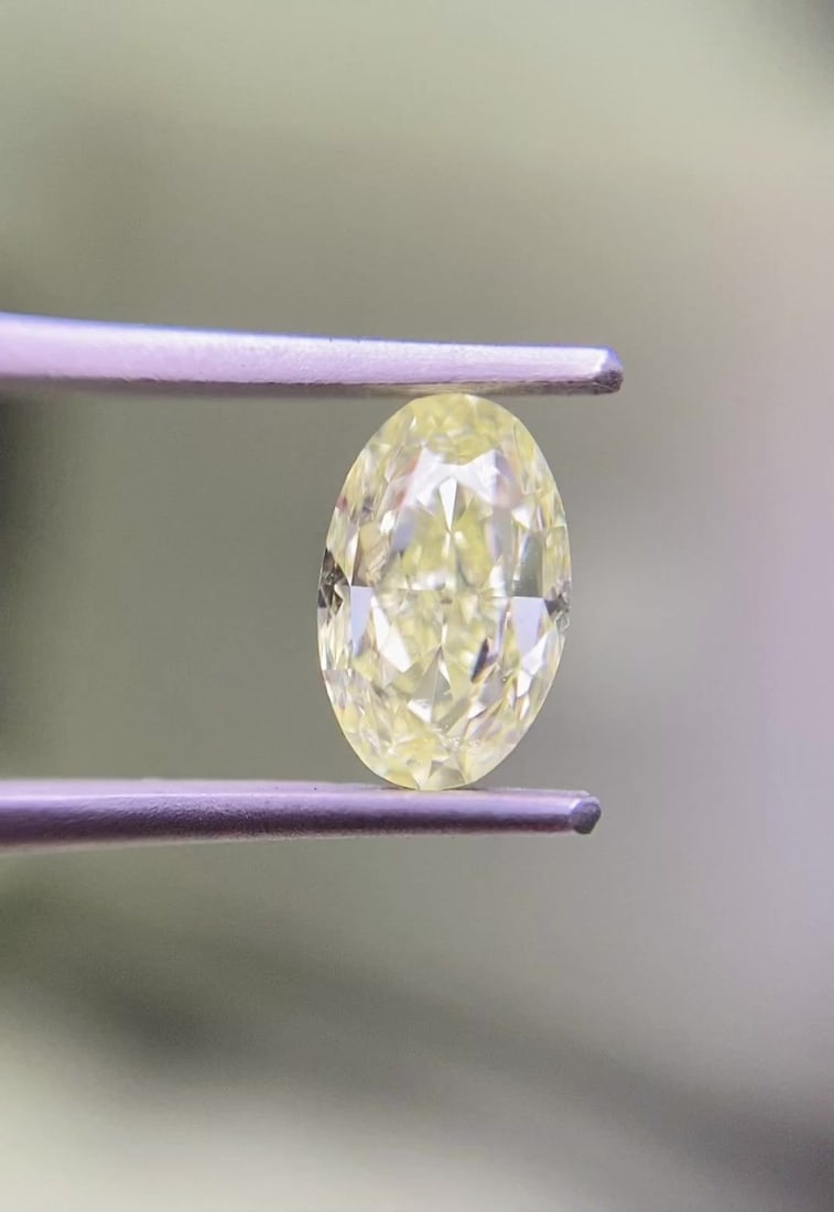 Loose Diamond - OVAL 1.01ct Y-Z SI1: Loose Diamond - OVAL 1.01ct Y-Z SI1 Source: Natural Shape: OVAL Carats: 1.01 Color: Y-Z Certification: GIA Video:
