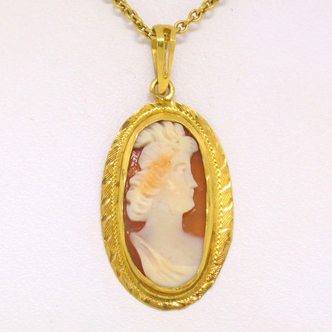 Antique Victorian 10K Yellow Gold Shell Cameo Pendant Necklace 16 Inch (1 of 5)