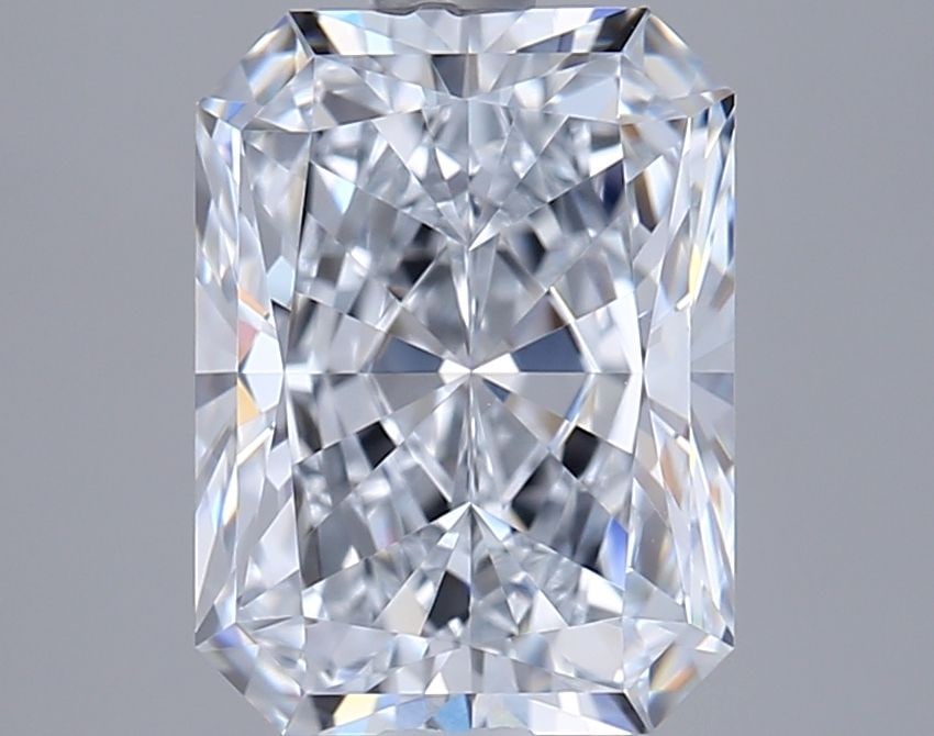 Loose Diamond - RADIANT 2.74ct E VVS1: Loose Diamond - RADIANT 2.74ct E VVS1 Source: This is a real non-mined Diamond that has been grown in a lab Shape: RADIANT Carats: 2.74 Color: E Clarity: VVS1 Certification: IGI Video: