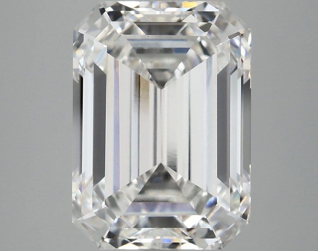 Loose Diamond - EMERALD 7.15ct F VS1: Loose Diamond - EMERALD 7.15ct F VS1 Source: This is a real non-mined Diamond that has been grown in a lab Shape: EMERALD Carats: 7.15 Color: F Clarity: VS1 Certification: IGI Video: