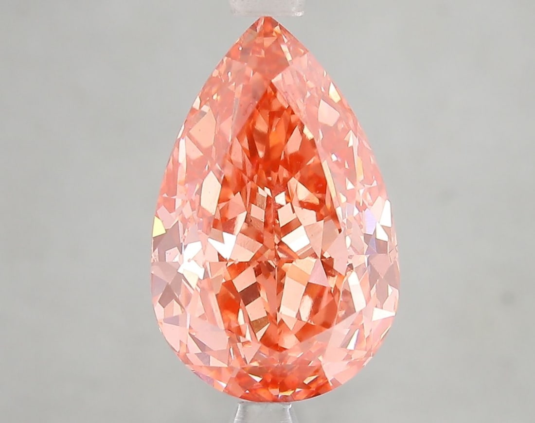 Loose Diamond - PEAR 5.12ct Fancy Vivid Red VS1: Loose Diamond - PEAR 5.12ct Fancy Vivid Red VS1 Source: This is a real non-mined Diamond that has been grown in a lab Shape: PEAR Carats: 5.12 Color: Fancy Vivid Red Certification: IGI Video: