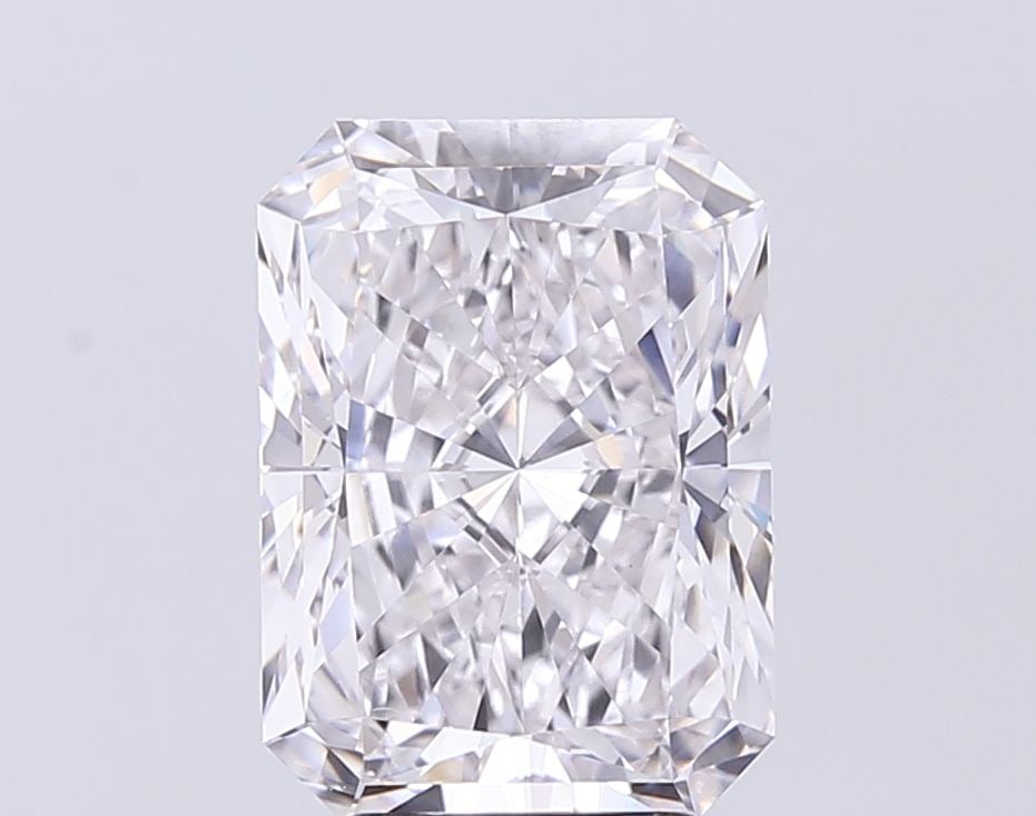 Loose Diamond - RADIANT 5.02ct G VVS2: Loose Diamond - RADIANT 5.02ct G VVS2 Source: This is a real non-mined Diamond that has been grown in a lab Shape: RADIANT Carats: 5.02 Color: G Clarity: VVS2 Certification: IGI Video: