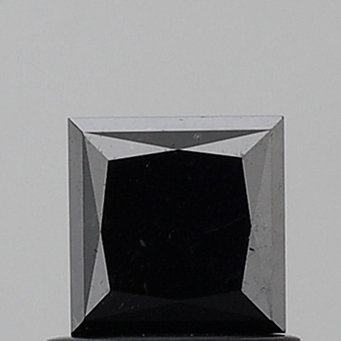 Loose Diamond - PRINCESS 0.79ct Black VVS2: Loose Diamond - PRINCESS 0.79ct Black VVS2 Source: Natural Shape: PRINCESS Carats: 0.79 Color: Black Certification: NONE Video: