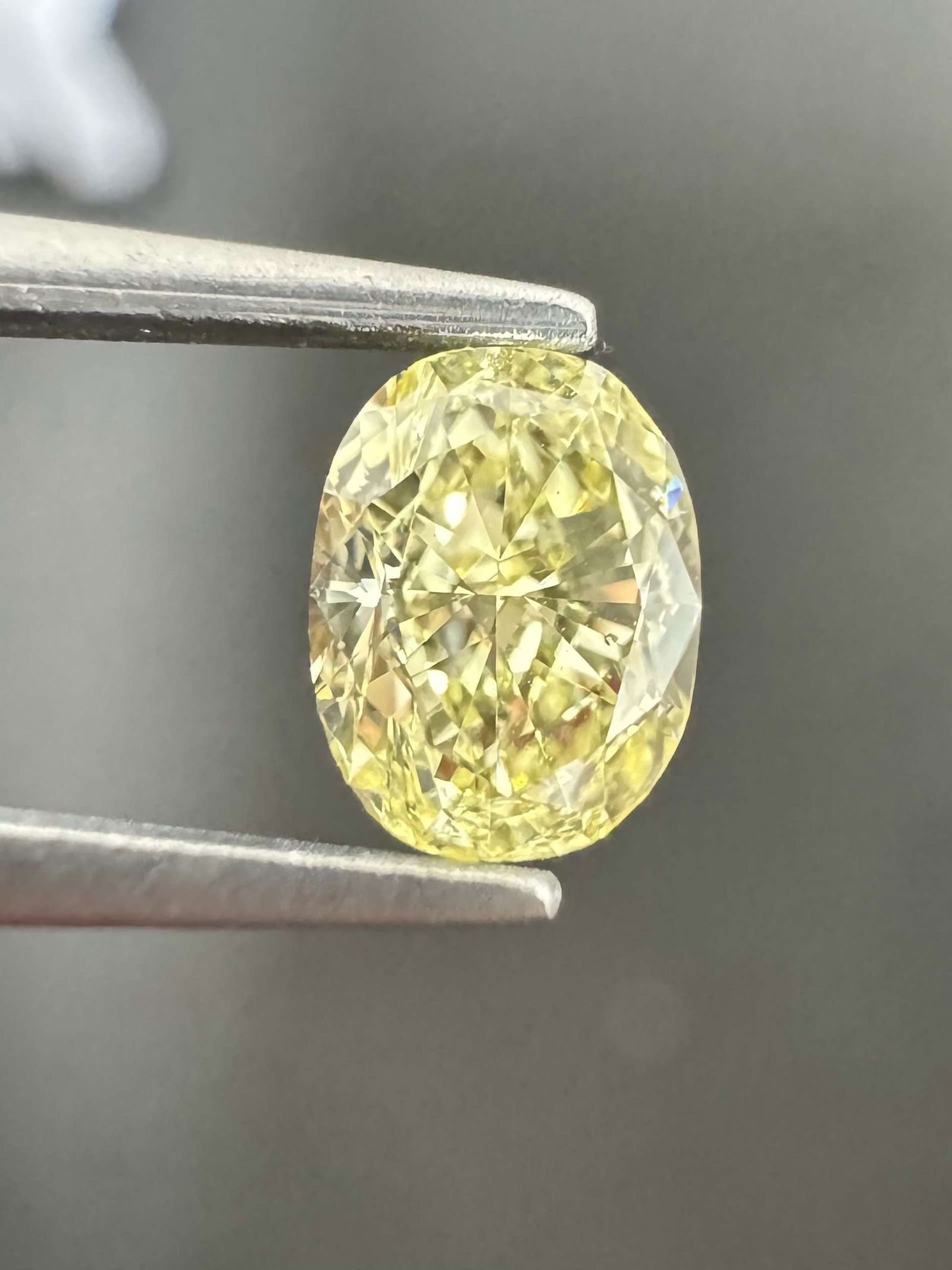 Loose Diamond - OVAL 0.62ct Fancy Light Yellow VS2 (1 of 1)
