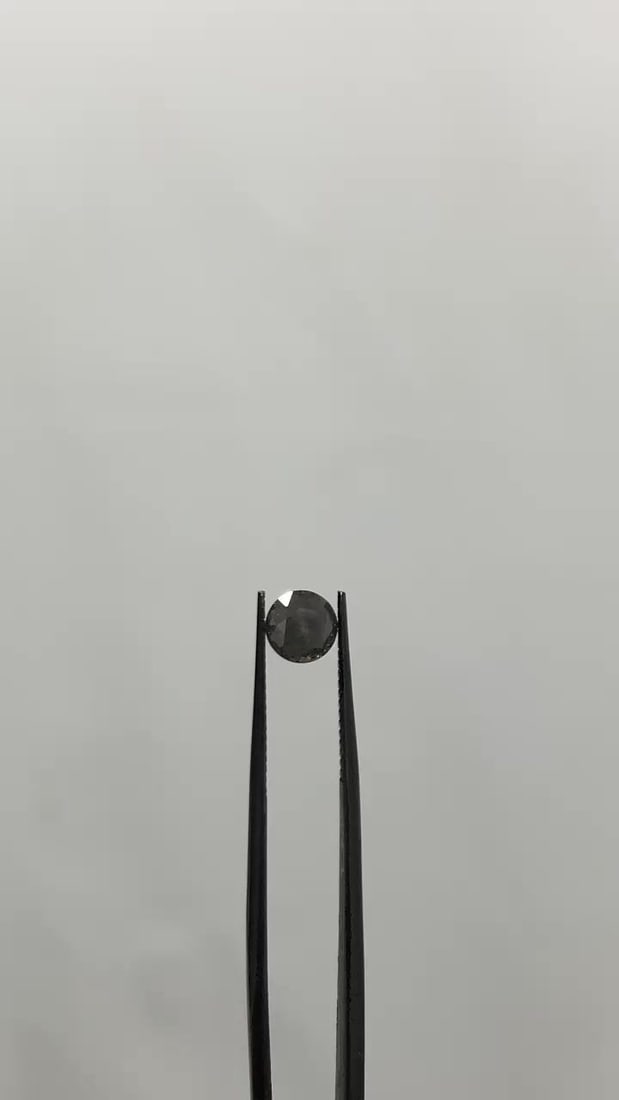 Loose Diamond - ROUND 1.01ct Fancy Dark Gray VVS2: Loose Diamond - ROUND 1.01ct Fancy Dark Gray VVS2 Source: Natural Shape: ROUND Carats: 1.01 Color: Fancy Dark Gray Certification: GIA Video: