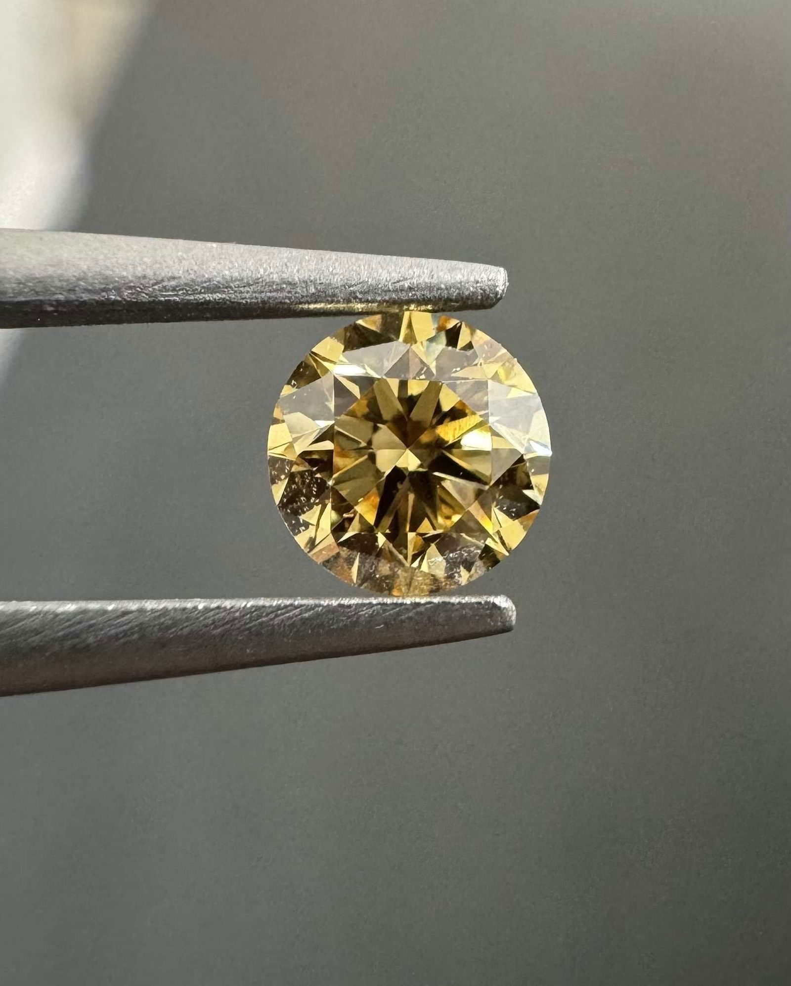 Loose Diamond - ROUND 0.25ct Fancy Orange Yellow VS2 (1 of 1)