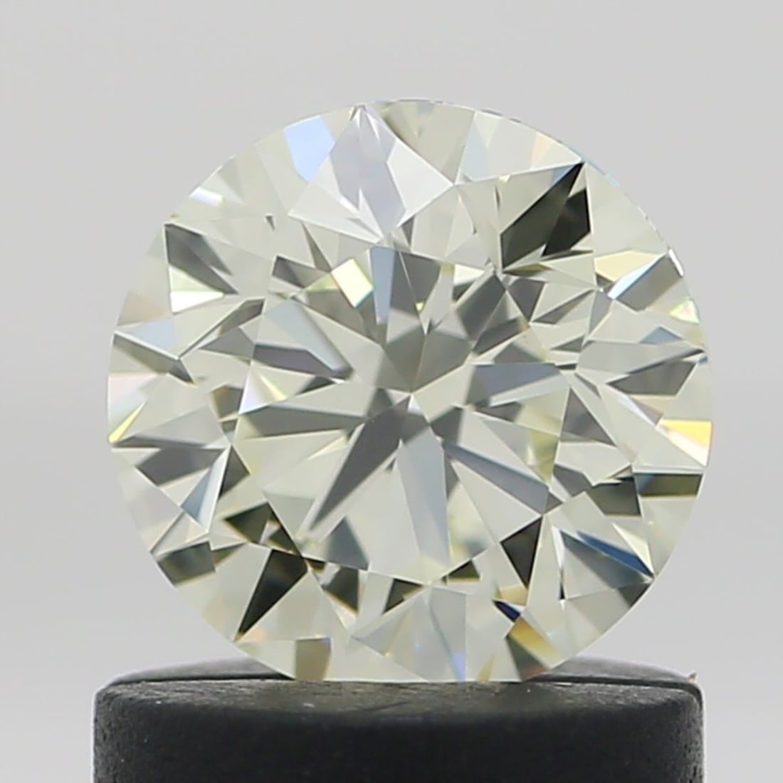 Loose Diamond - ROUND 0.8ct N-O VVS2: Loose Diamond - ROUND 0.8ct N-O VVS2 Source: Natural Shape: ROUND Carats: 0.8 Color: N-O Certification: HRD Video: