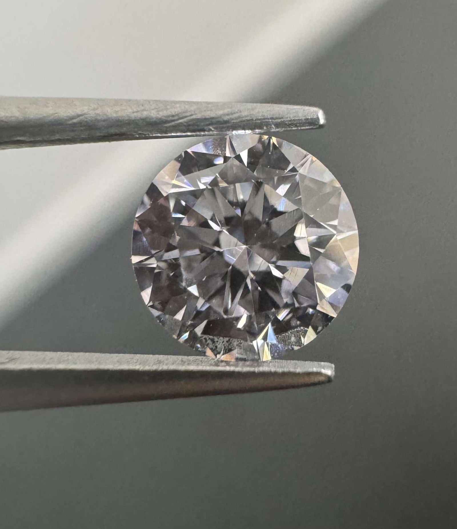 Loose Diamond - ROUND 0.5ct Faint Pink VS2: Loose Diamond - ROUND 0.5ct Faint Pink VS2 Source: Natural Shape: ROUND Carats: 0.5 Color: Faint Pink Certification: GIA Video: