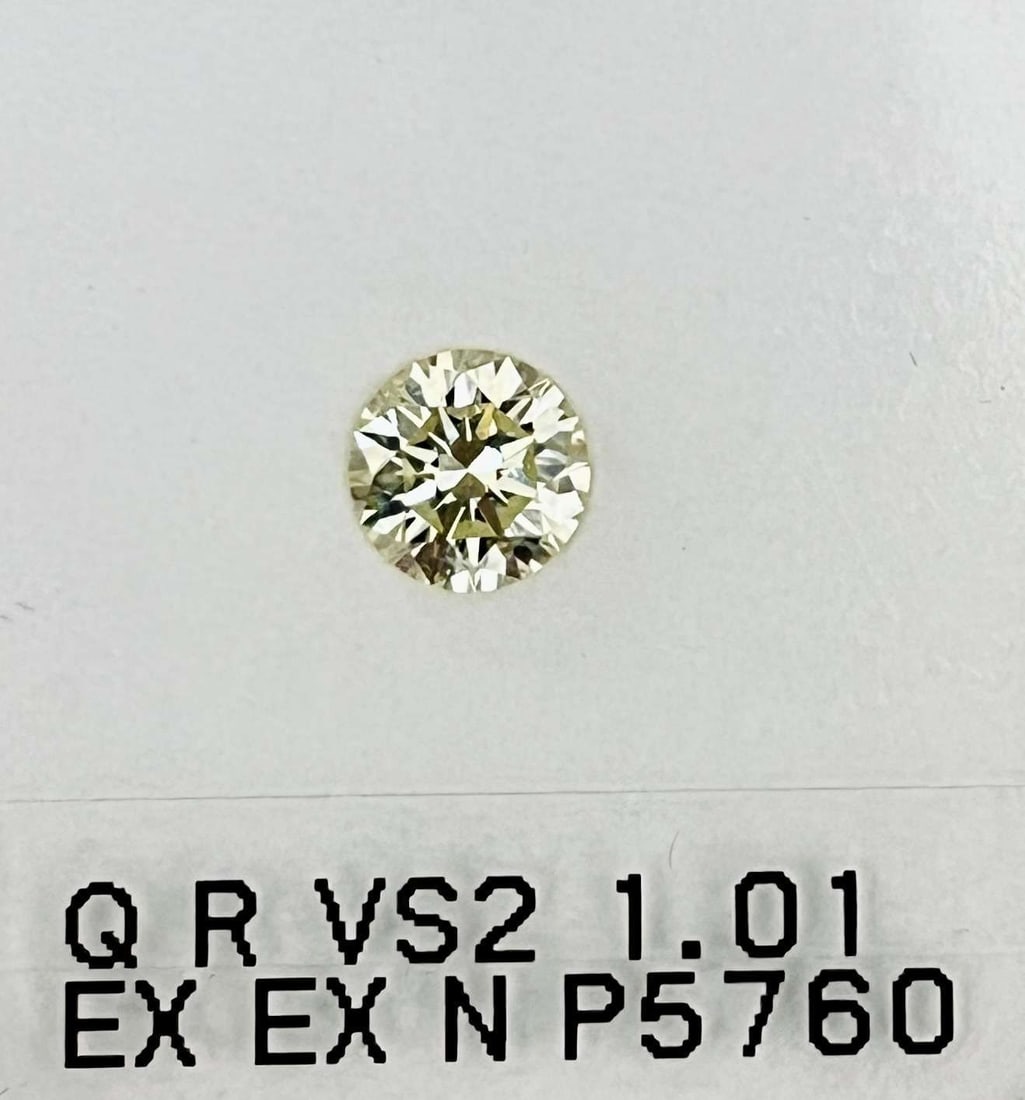 Loose Diamond - ROUND 1.01ct Q-R VS2: Loose Diamond - ROUND 1.01ct Q-R VS2 Source: Natural Shape: ROUND Carats: 1.01 Color: Q-R Certification: GIA Video: