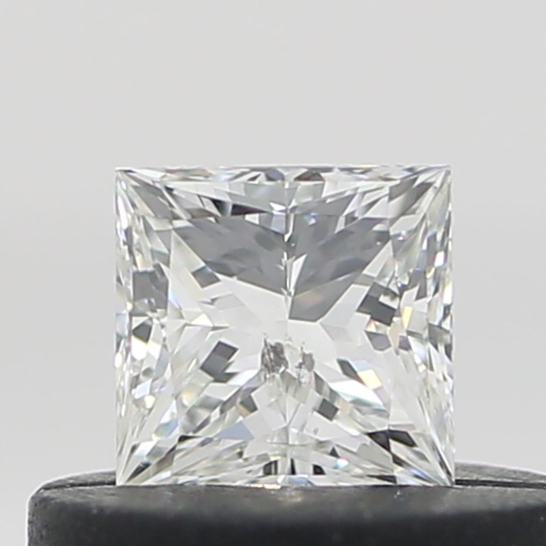 Loose Diamond - PRINCESS 0.29ct H I1: Loose Diamond - PRINCESS 0.29ct H I1 Source: Natural Shape: PRINCESS Carats: 0.29 Color: H Clarity: I1 Certification: NONE Video: