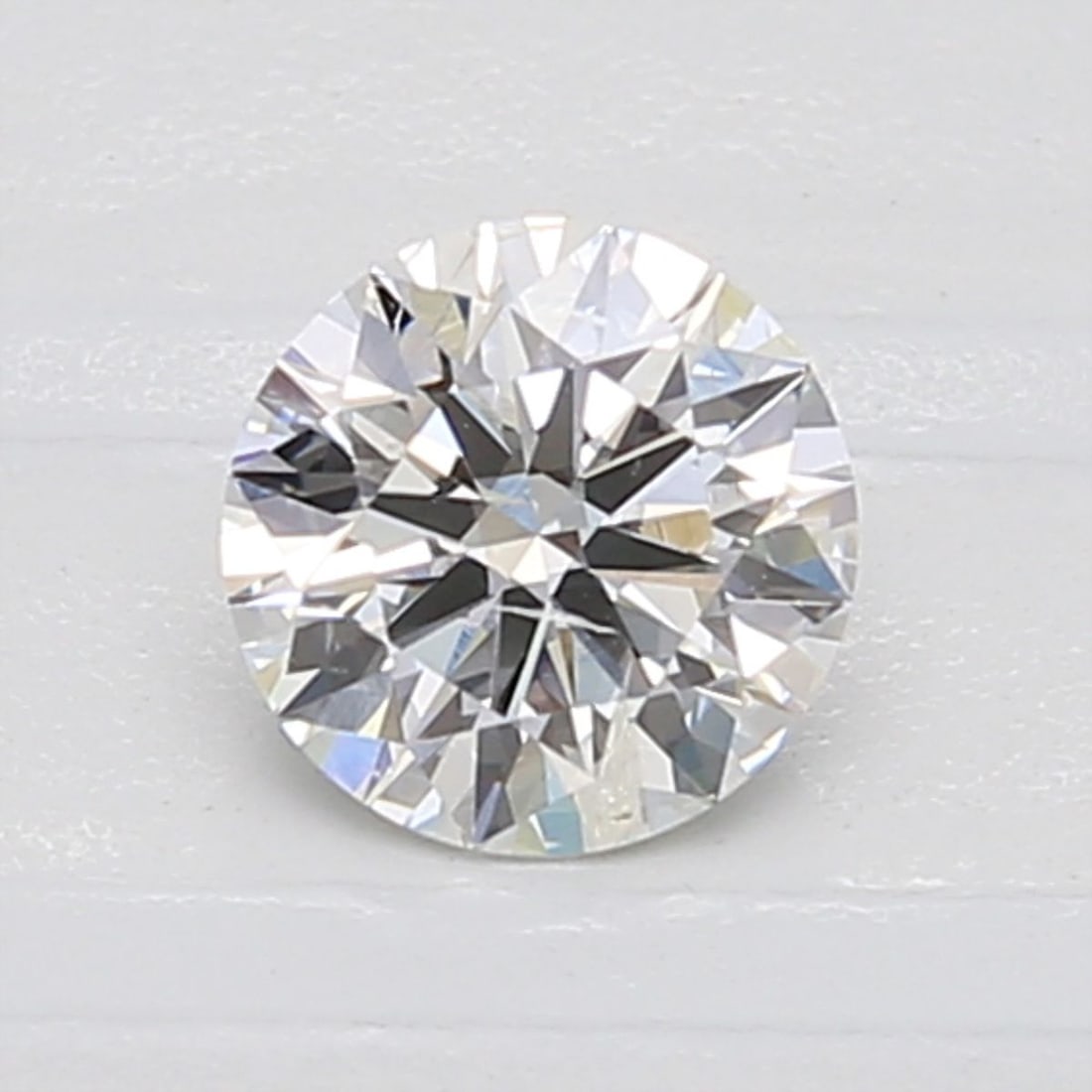 Loose Diamond - ROUND 0.7ct G I2: Loose Diamond - ROUND 0.7ct G I2 Source: Natural Shape: ROUND Carats: 0.7 Color: G Clarity: I2 Certification: GIA Video: