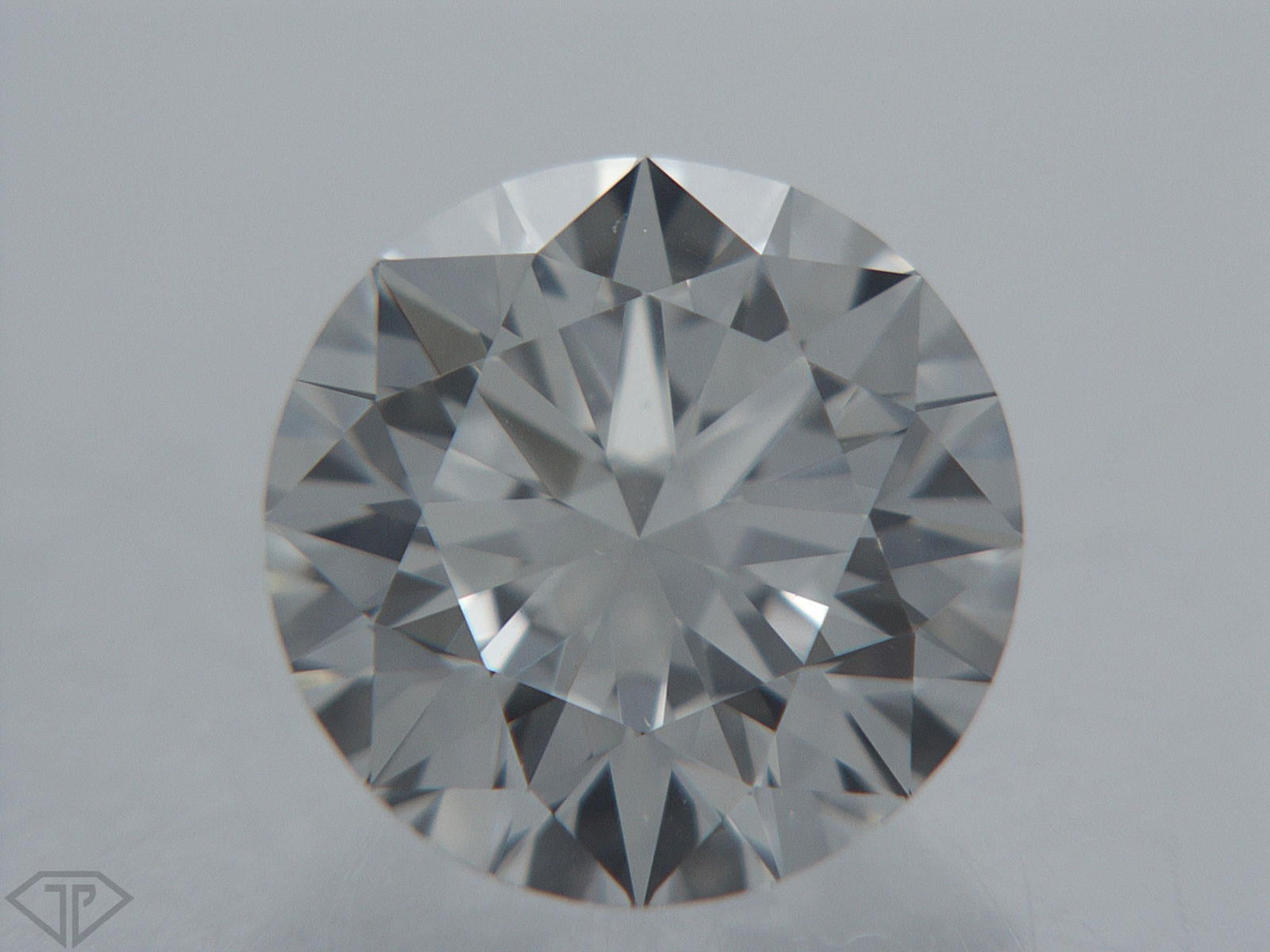 Loose Diamond - ROUND 0.4ct K VS1: Loose Diamond - ROUND 0.4ct K VS1 Source: Natural Shape: ROUND Carats: 0.4 Color: K Clarity: VS1 Certification: GIA The Diamond Depot Guarantee: All items in this auction are guaranteed to be 100% aut