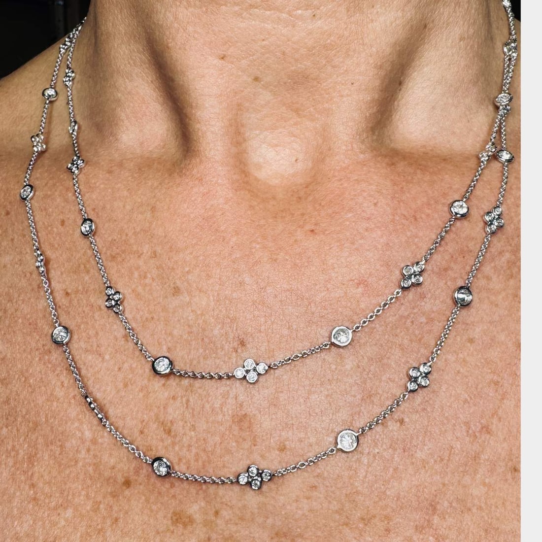 18K White Gold 6.00 Ct Diamond Necklace 119 Stones H-I VS1-SI2: 18K White Gold 6.00 Ct Diamond Necklace 119 Stones H-I VS1-SI2 Elevate your elegance with this stunning 18K White Gold Diamond by the Yard Necklace. Featuring 119 sparkling diamonds with a total weigh