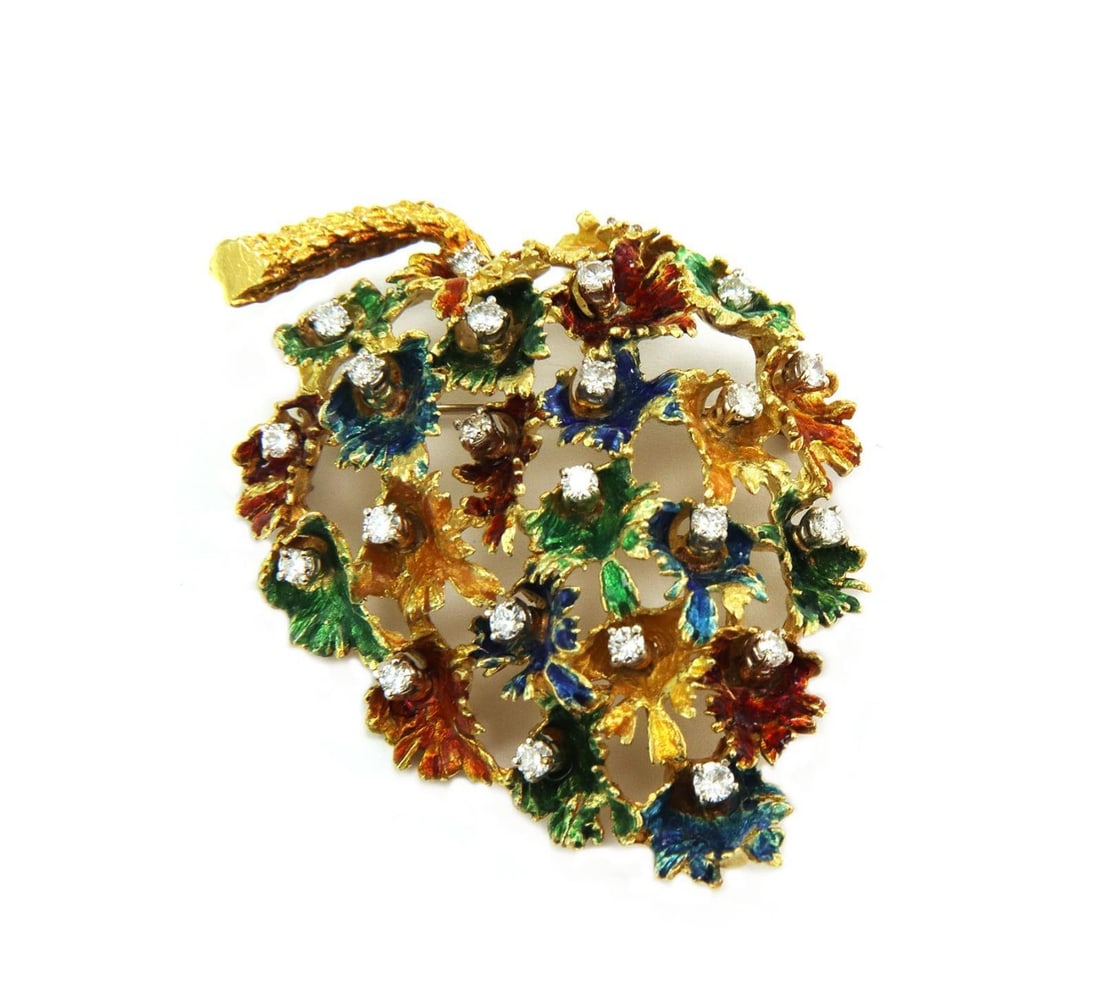 Colorful 18k Yellow Gold Diamond Leaf Pin Pendant 1 Carat: Colorful 18k Yellow Gold Diamond Leaf Pin Pendant 1 Carat This exquisite large leaf pin pendant is crafted from 18k yellow gold and showcases a stunning arrangement of colorful oak leaves. Each leaf i