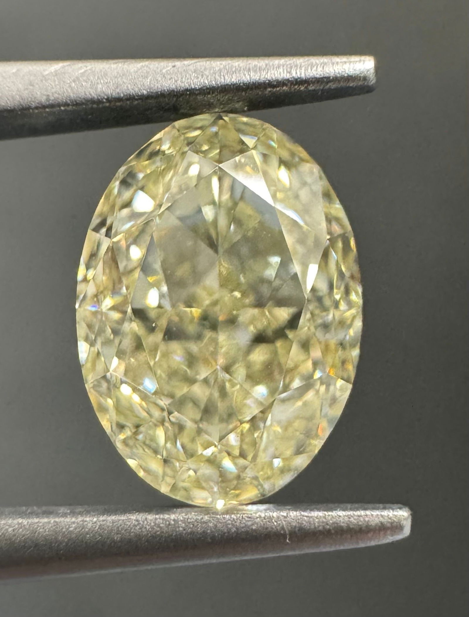 Loose Diamond - OVAL 1.63ct U-V VS1 (1 of 1)